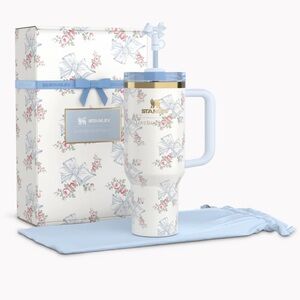 The Stanley x LoveShackFancy Holiday Quencher 40 oz | Rosa Beaux Blue NWT